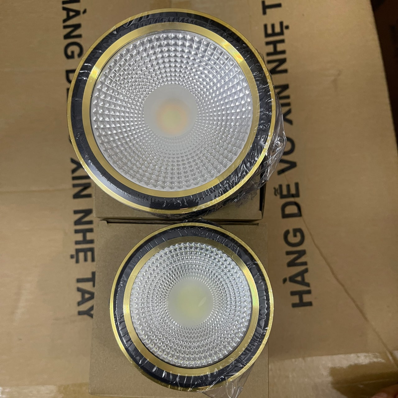 Đèn Lon Ốp Trần 7W Viền Vàng 3 Chế Độ 90×50 - ảnh phụ 7