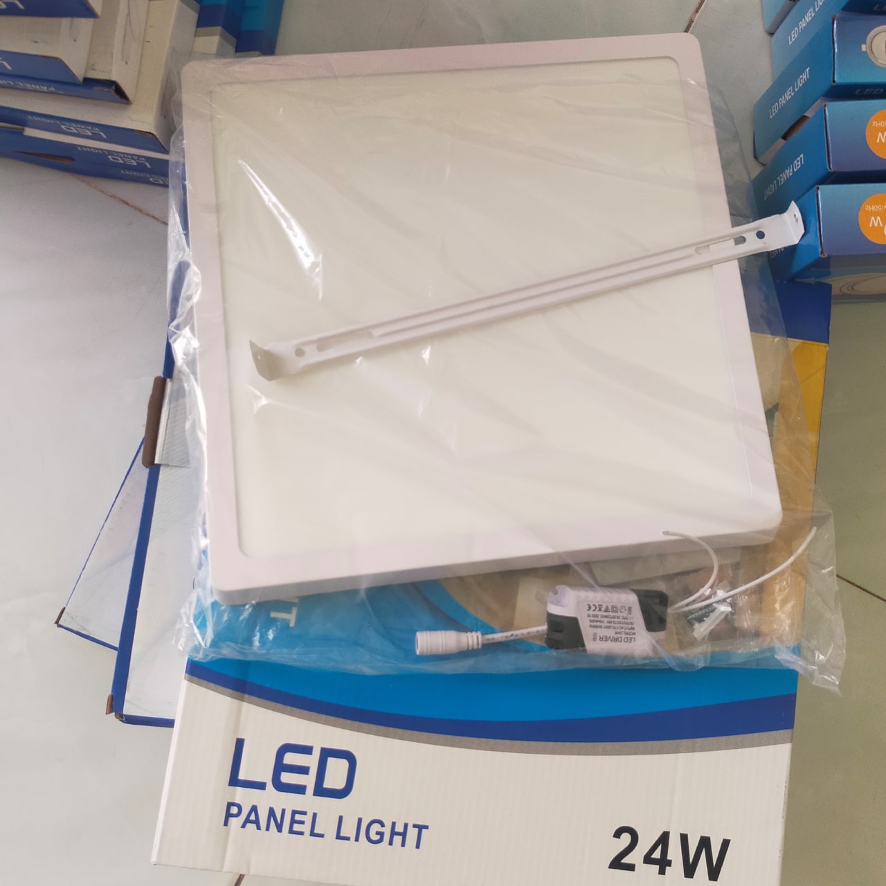 Đèn Lon Ốp Trần 7W 3 Chế Độ 90×50 - ảnh phụ 10