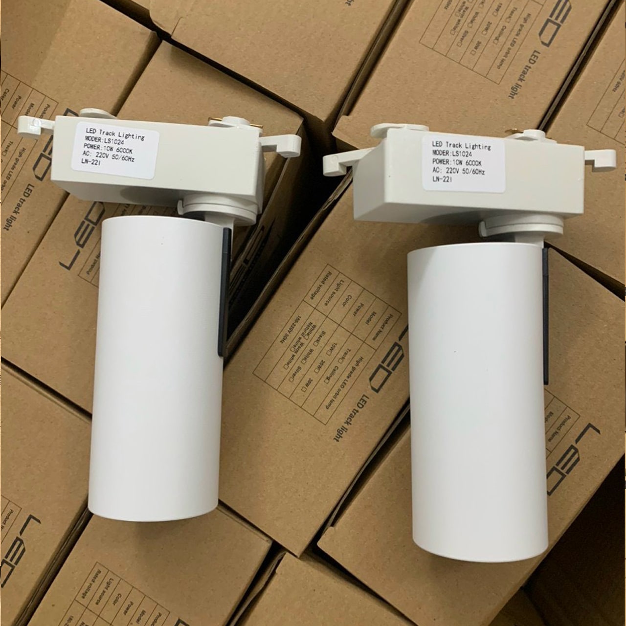 Đèn Rọi Thanh Ray 3 Chế Độ 30W - ảnh phụ 9