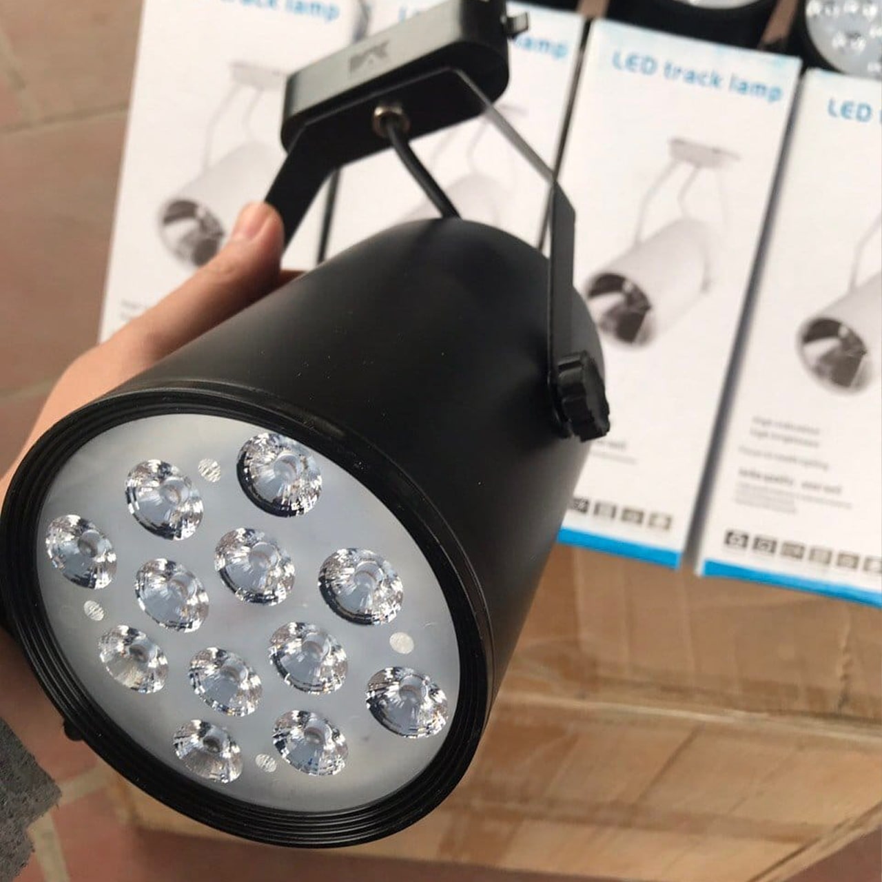 Đèn Rọi Thanh Ray Mắt Hạt 12W - ảnh phụ 5