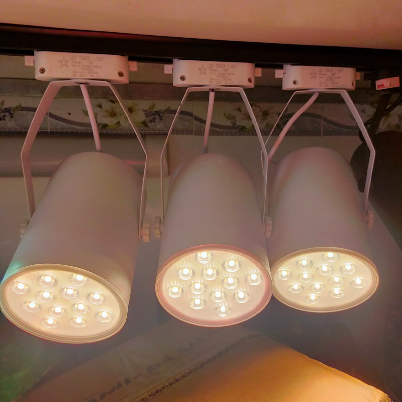 Đèn Rọi Thanh Ray Mắt Hạt 12W - ảnh phụ 4
